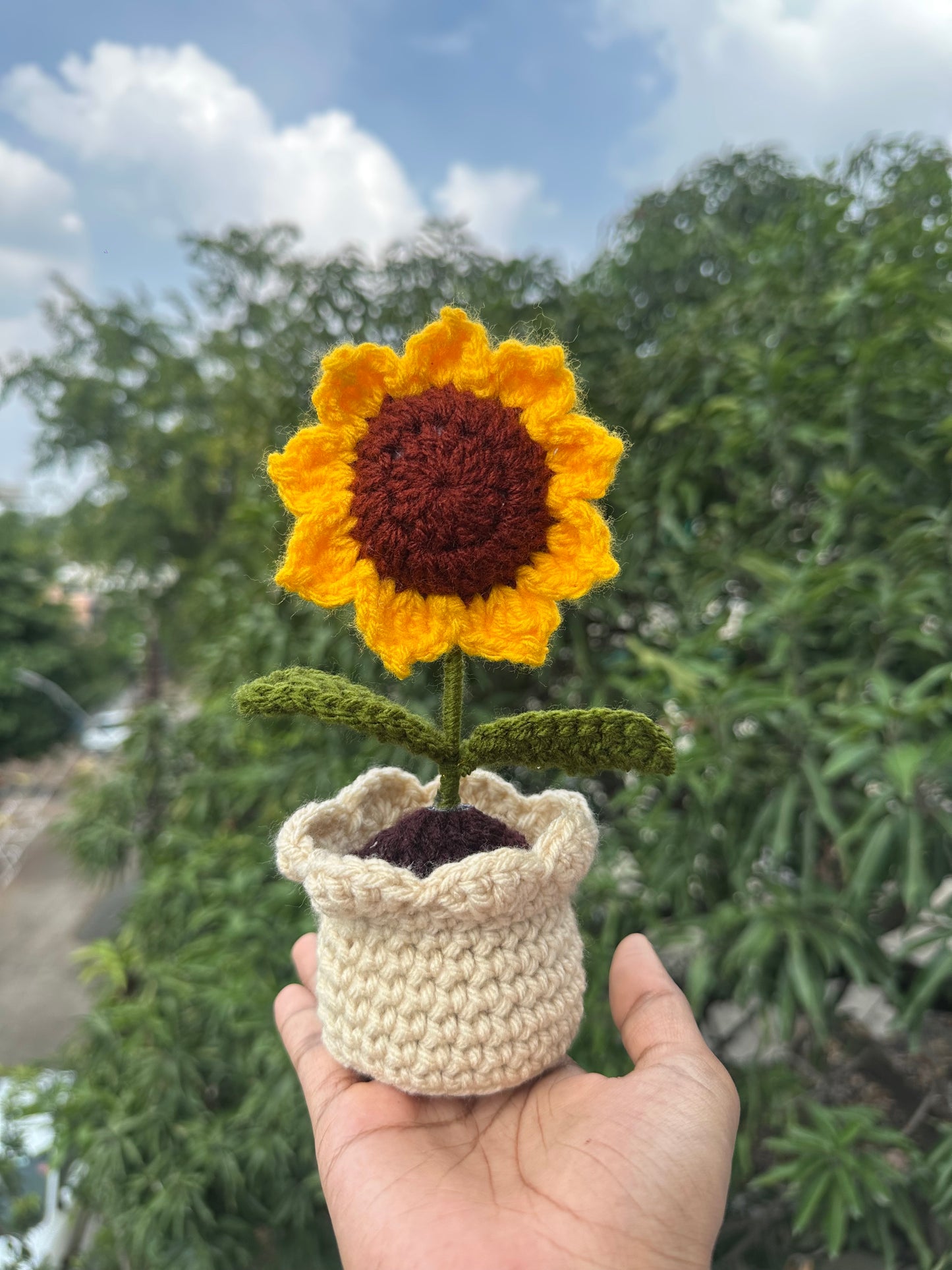Sunflower pot
