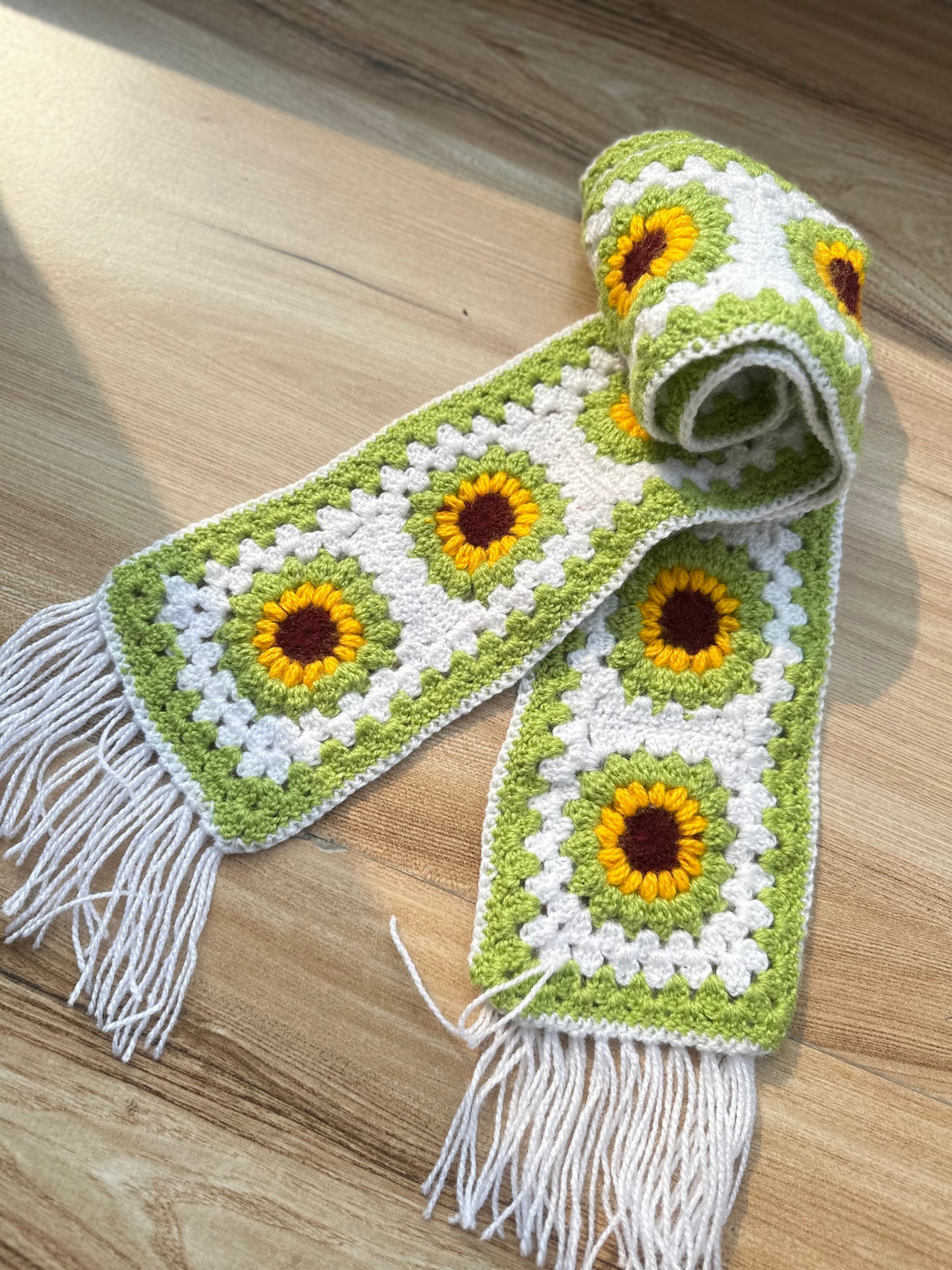 Granny square mufler