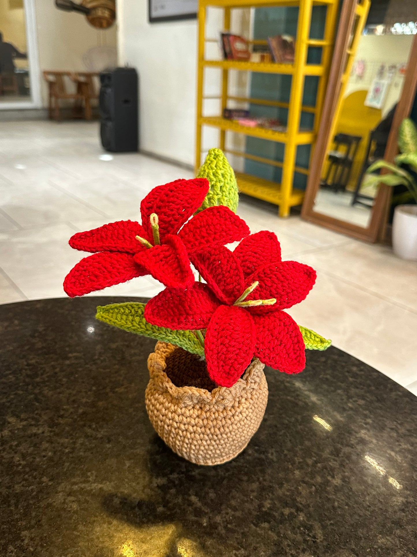 Twin Lily pot
