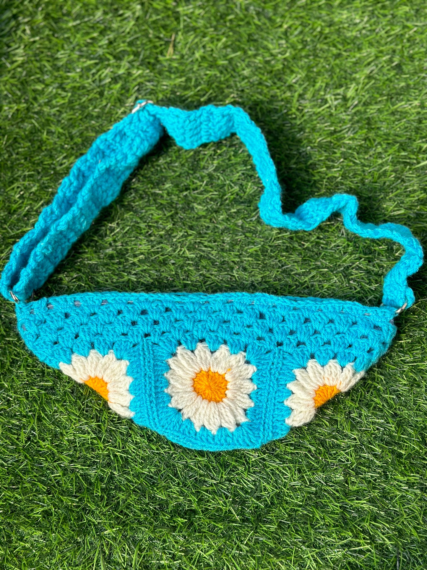 Crochet floral crossbody bag