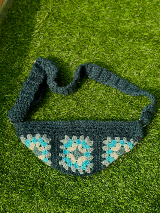 Crochet floral crossbody bag