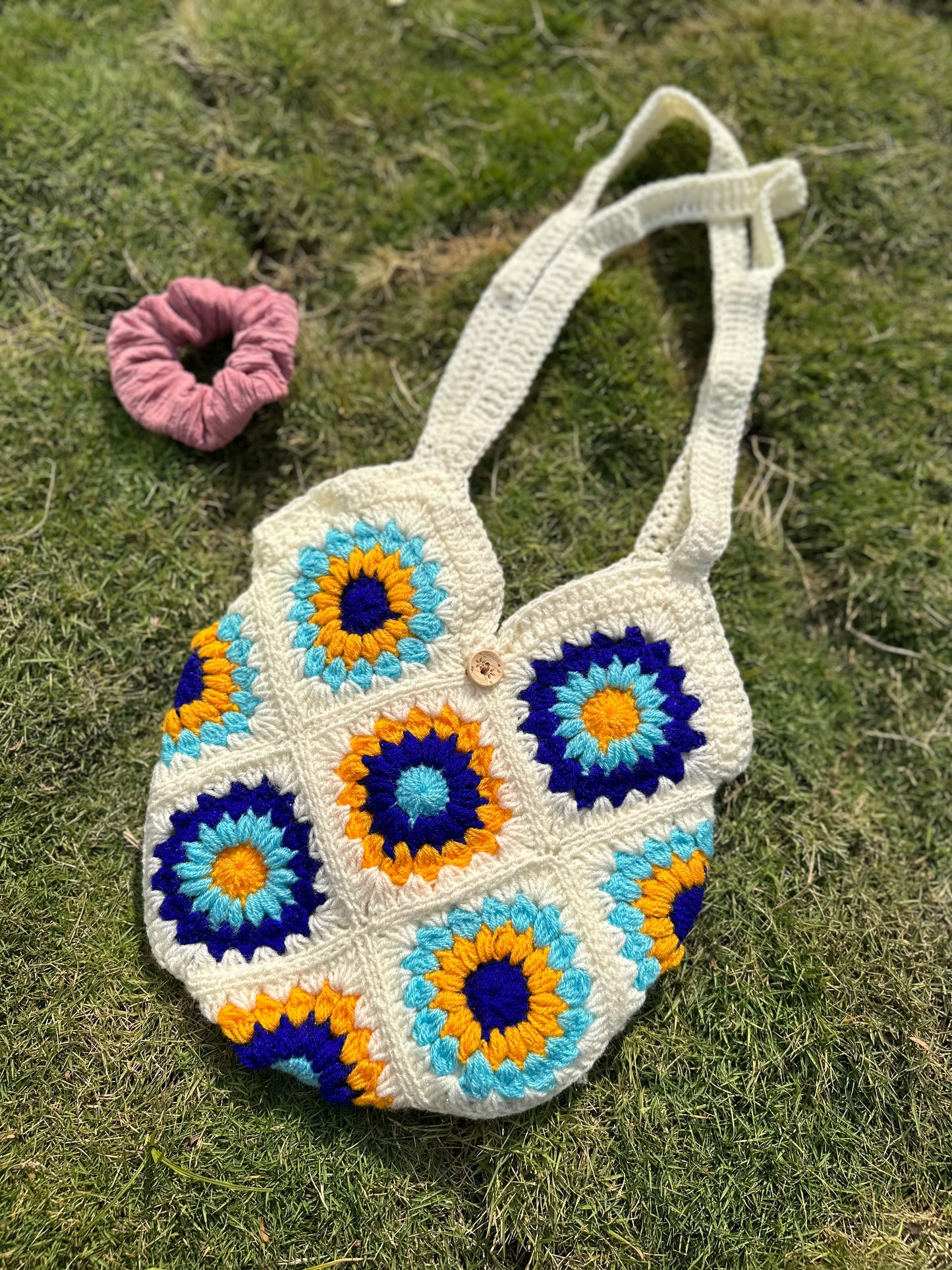 Floral crochet tote bag