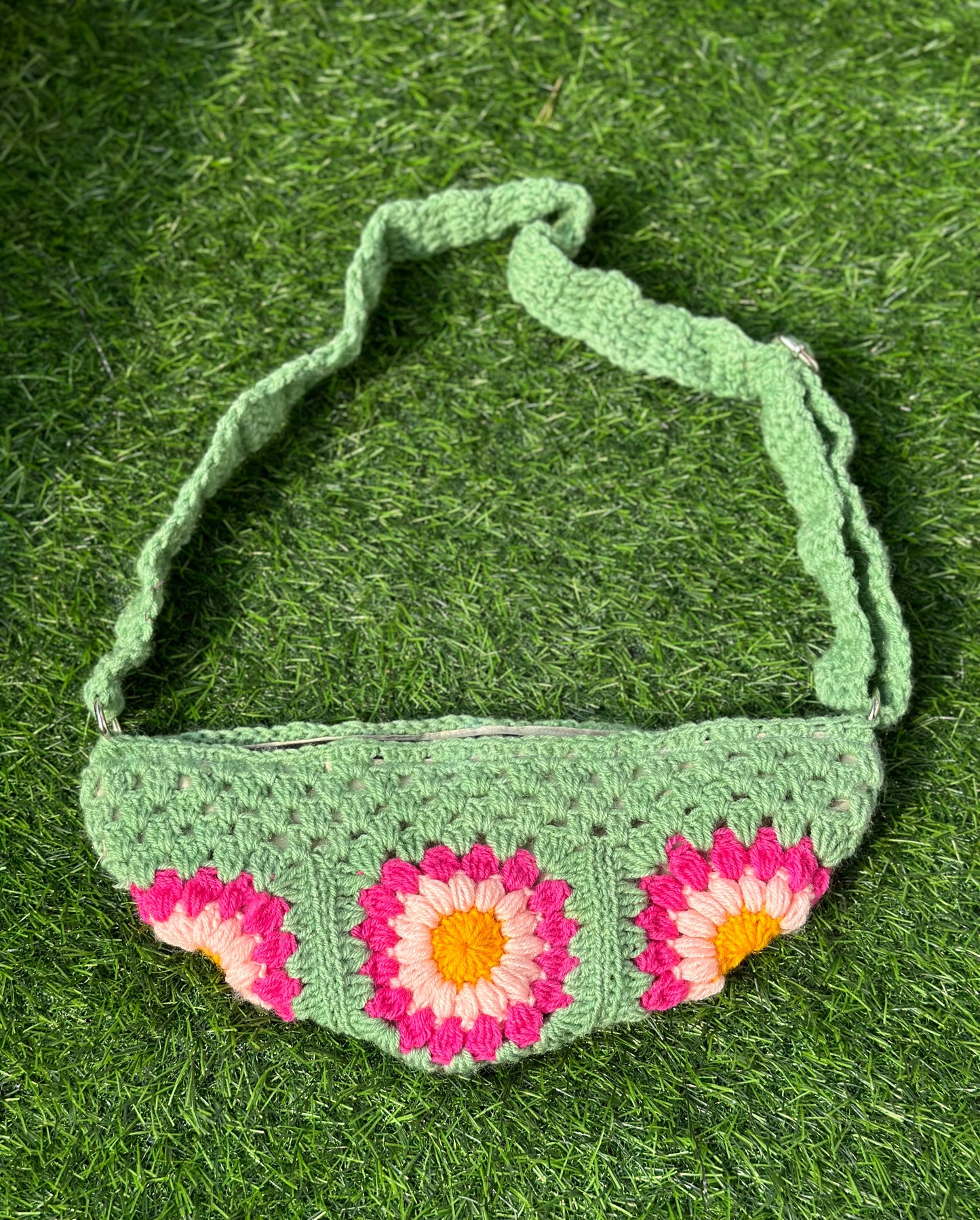 Crochet floral crossbody bag