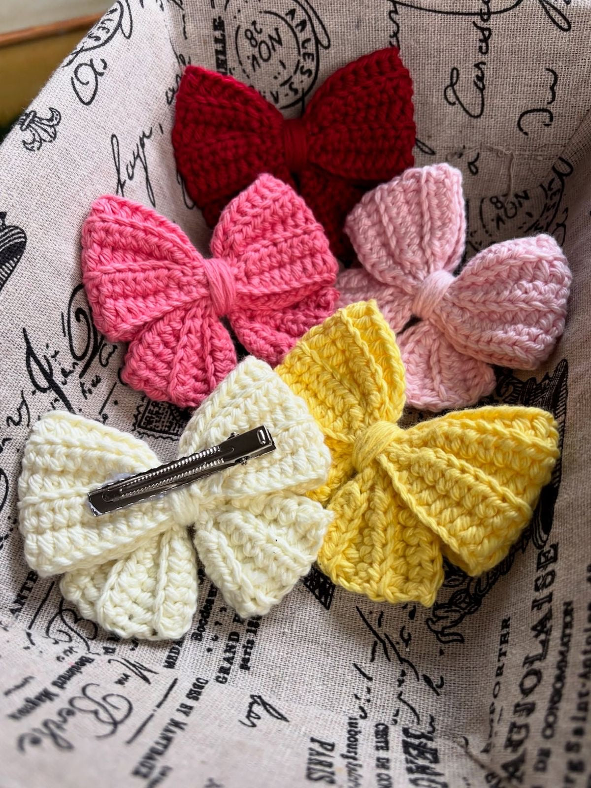 Crochet bow clip
