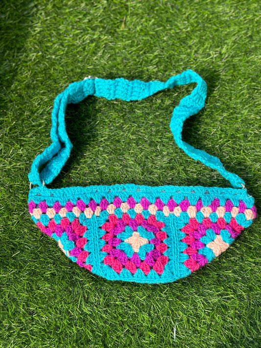 Crochet floral crossbody bag