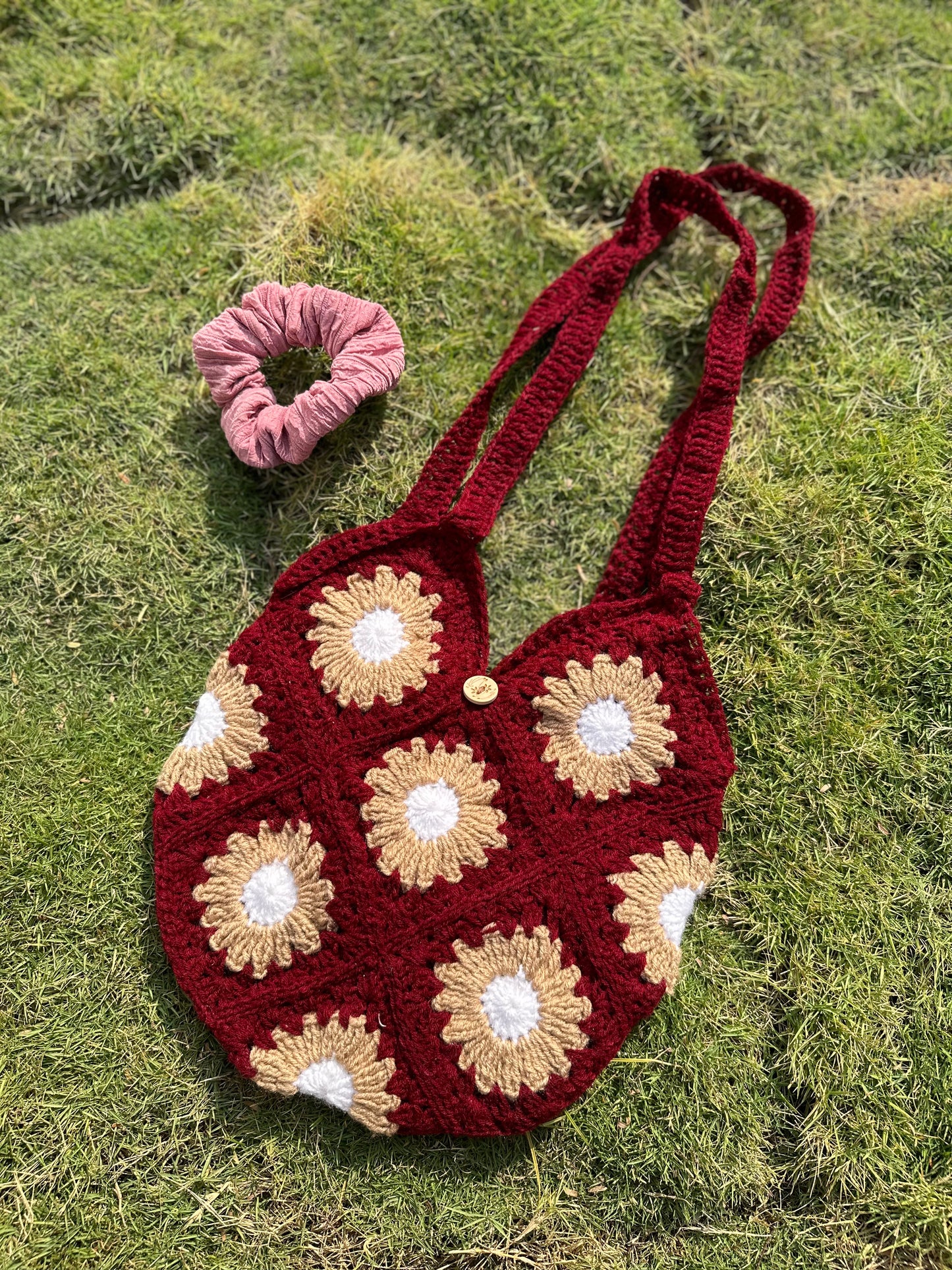 Floral crochet tote bag